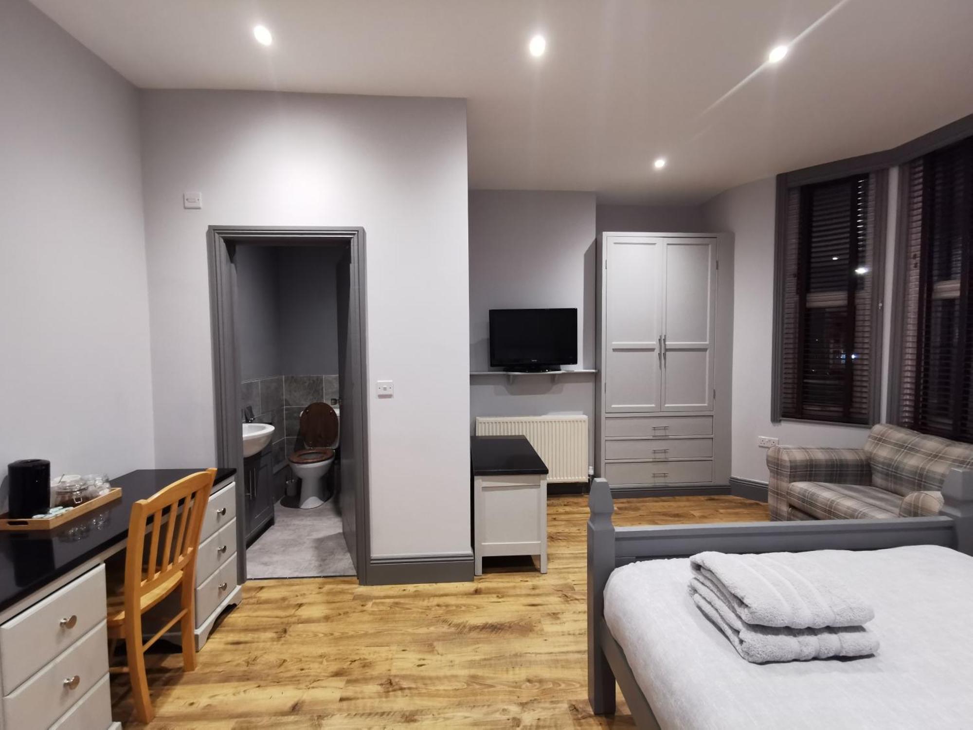 Pansiyon Shared House Close To Center & Lfc/efc
